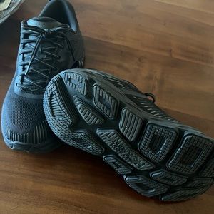 Hoka Bondi 7 Black/Black Running Shoes 9D